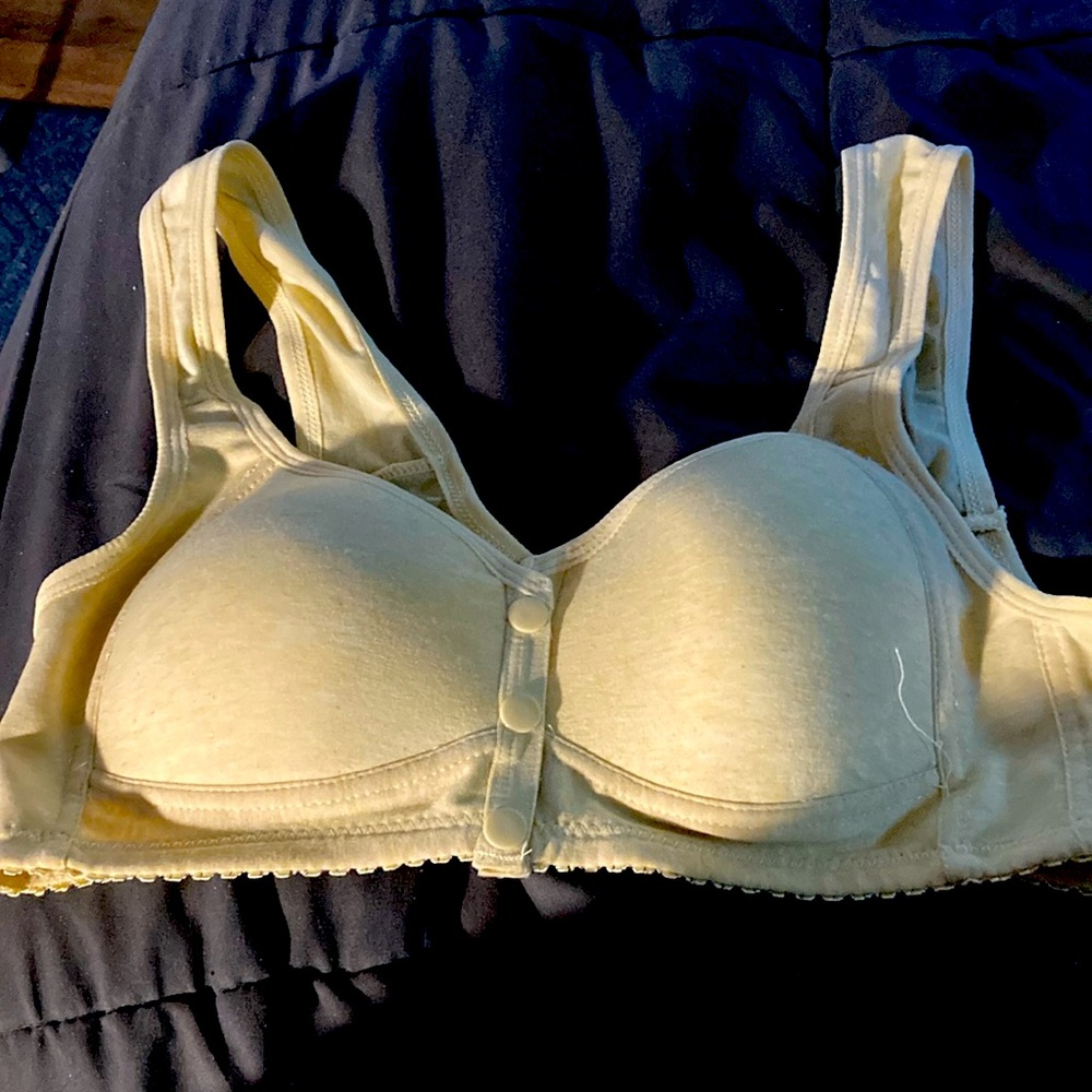 Front snapping bra.  Never worn.
